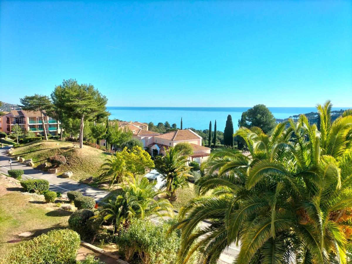 Superbe Appartement Avec Vue Mer Et Piscine Saint-Raphaël Eksteriør billede