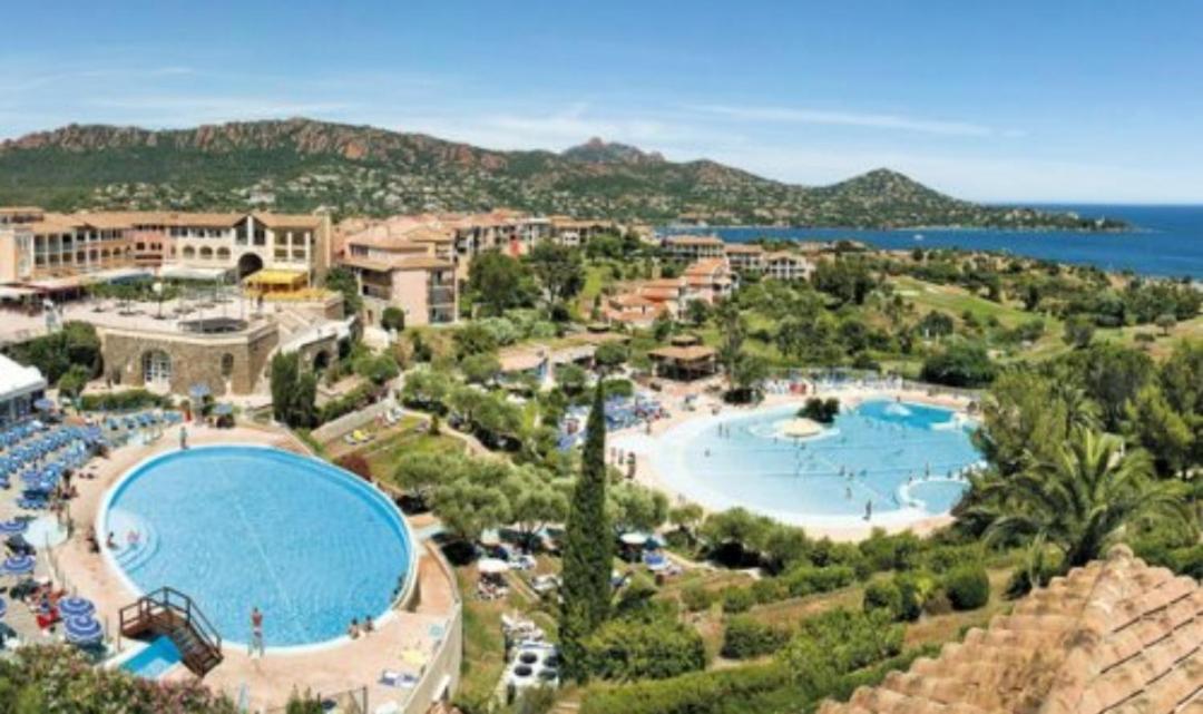 Superbe Appartement Avec Vue Mer Et Piscine Saint-Raphaël Eksteriør billede